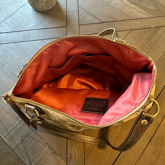 Authentic coach purse. - Picture 7 of 7